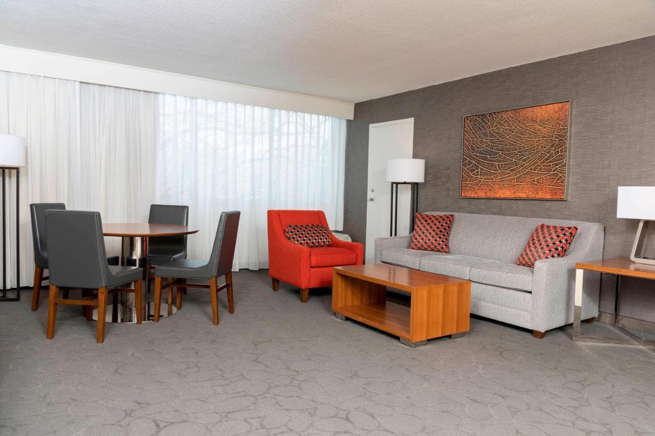 Sonesta Hotel Grand Rapids Airport Kentwood Экстерьер фото