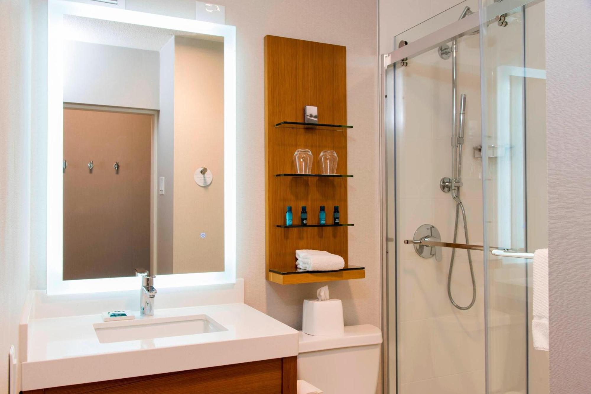 Sonesta Hotel Grand Rapids Airport Kentwood Экстерьер фото