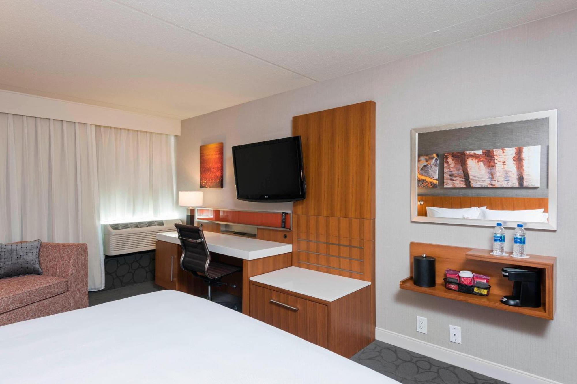 Sonesta Hotel Grand Rapids Airport Kentwood Экстерьер фото