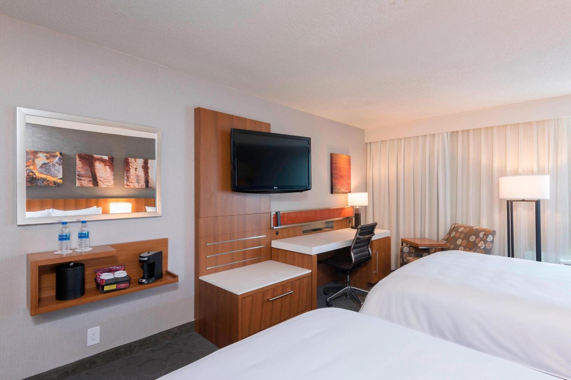 Sonesta Hotel Grand Rapids Airport Kentwood Экстерьер фото