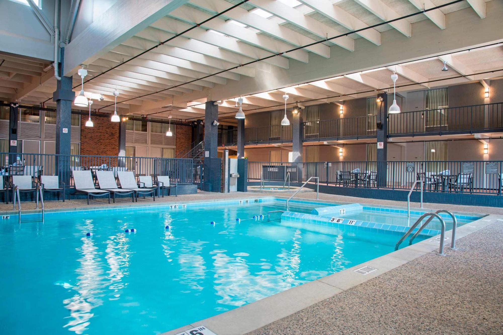 Sonesta Hotel Grand Rapids Airport Kentwood Экстерьер фото