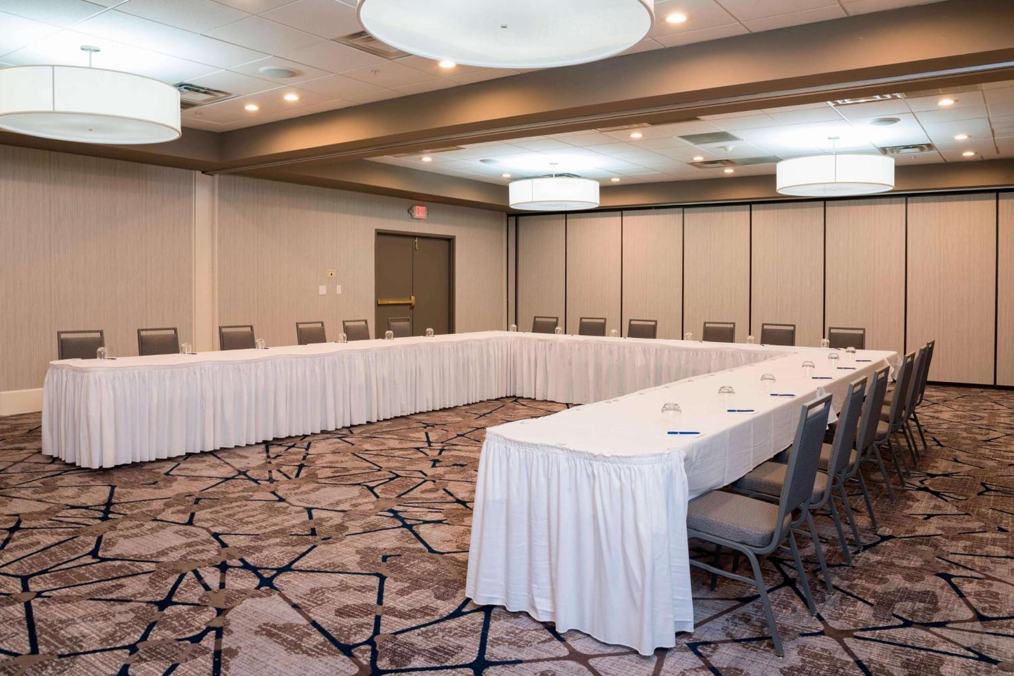 Sonesta Hotel Grand Rapids Airport Kentwood Экстерьер фото