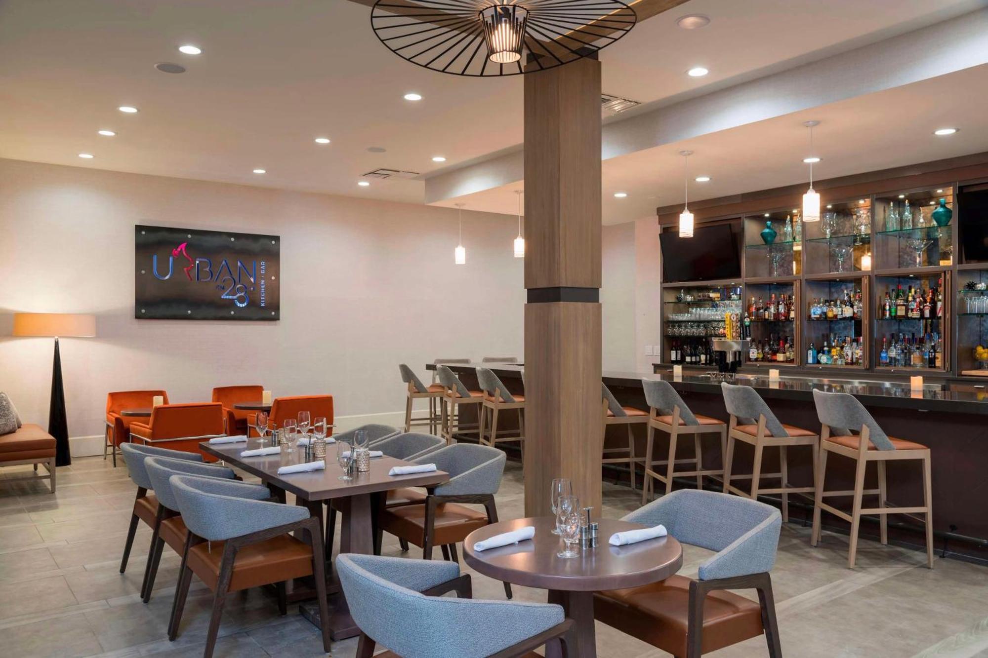 Sonesta Hotel Grand Rapids Airport Kentwood Экстерьер фото