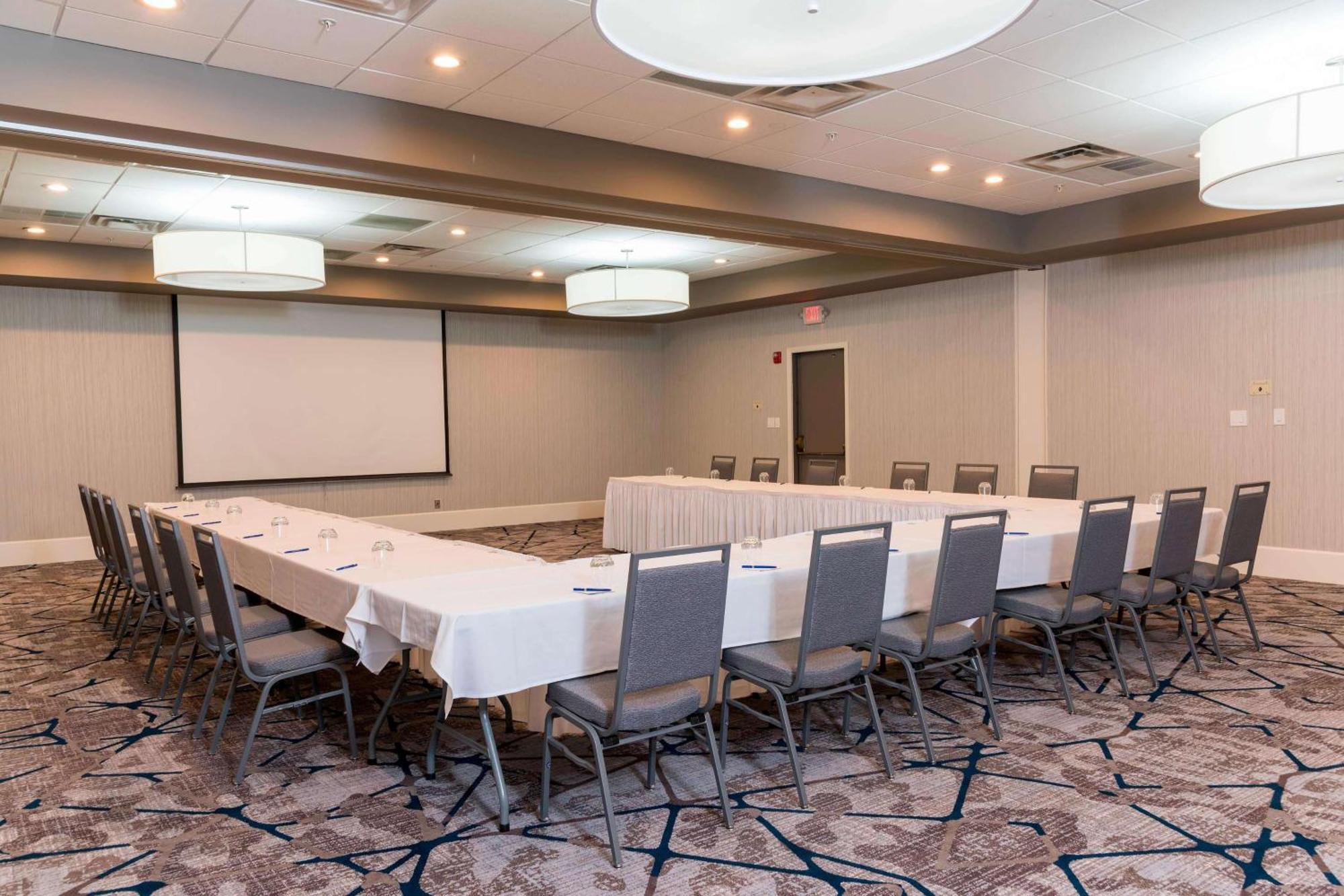 Sonesta Hotel Grand Rapids Airport Kentwood Экстерьер фото