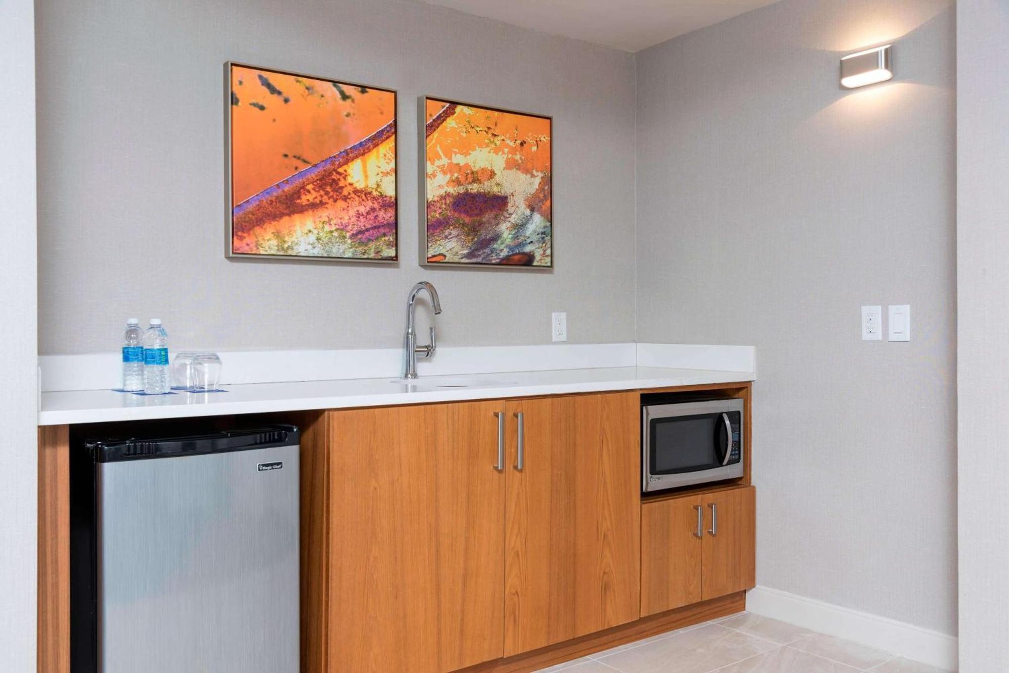 Sonesta Hotel Grand Rapids Airport Kentwood Экстерьер фото